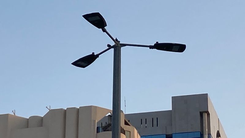 Continuando nossa jornada de campo, esta parada nos leva a Abu Dhabi —
